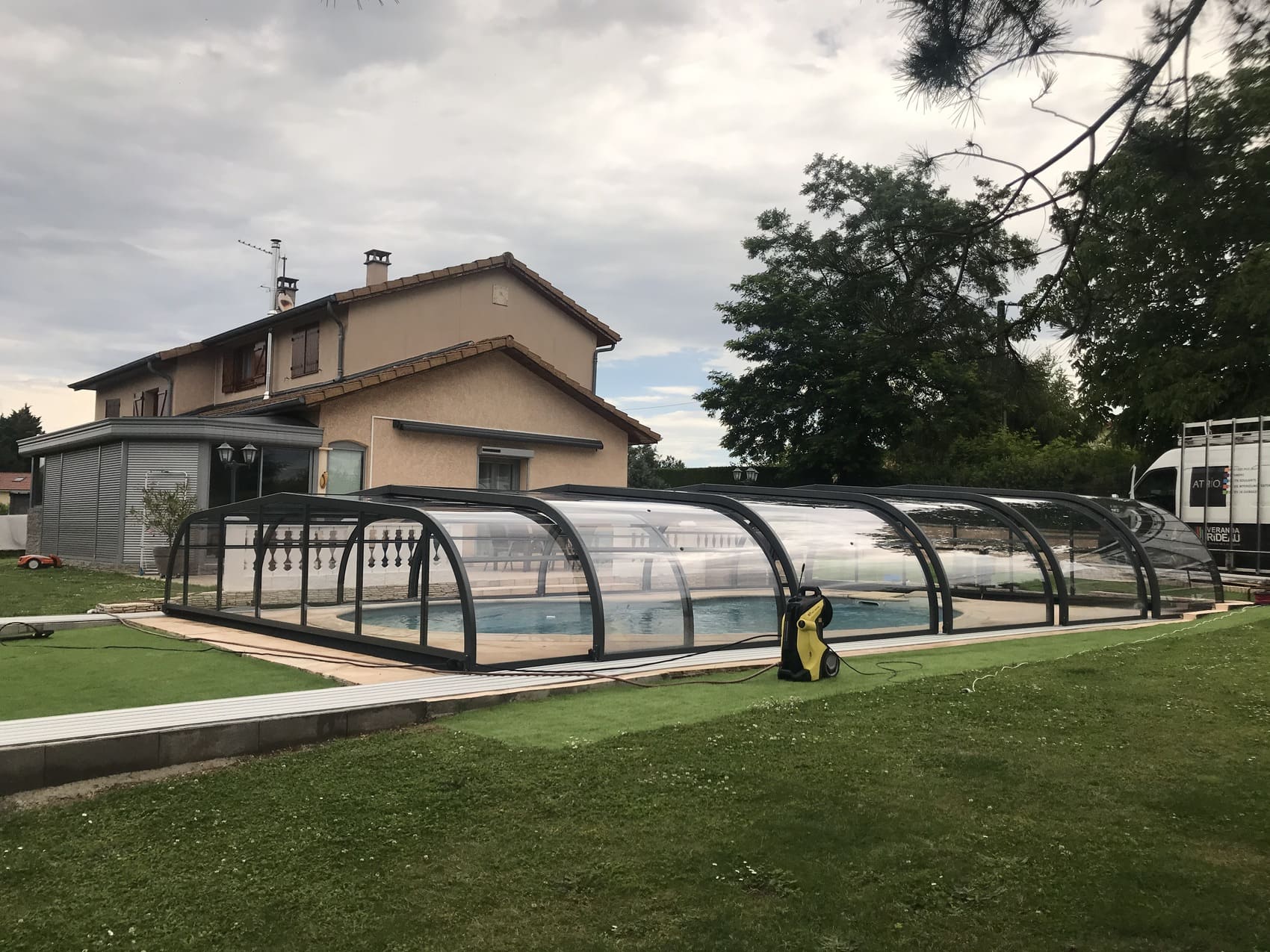 Abri de Piscine en Aluminium: Fabrication sur mesure - Abri de Piscine  Gustave Rideau